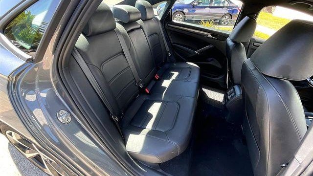 2021 Volkswagen Passat R-Line