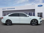 2021 Passat Thumbnail 3