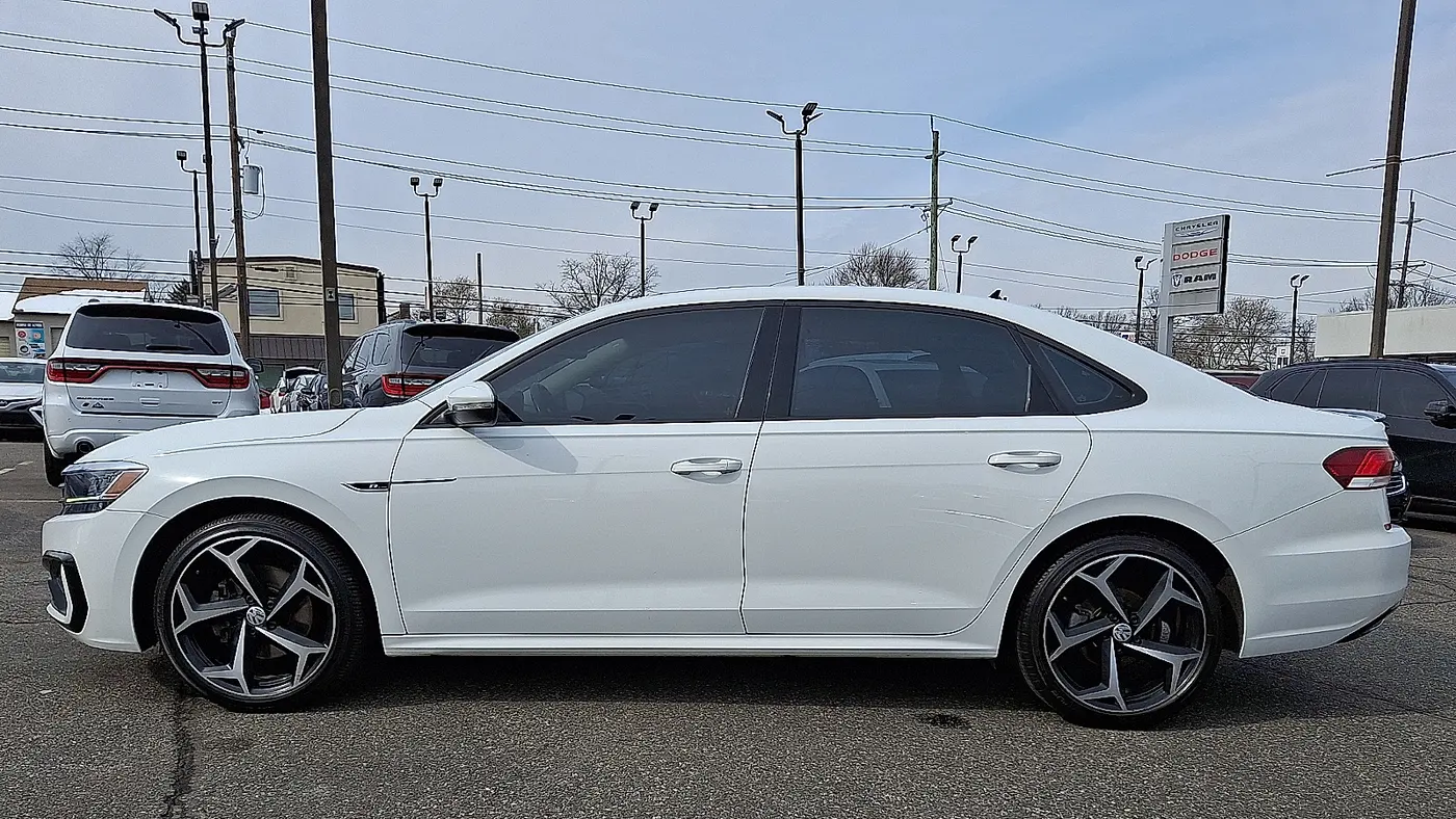 2020 Volkswagen Passat R-Line