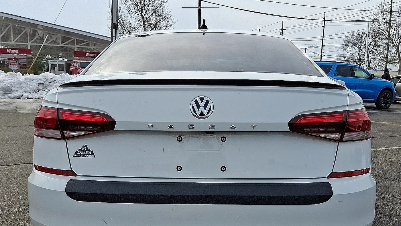 2020 Volkswagen Passat R-Line