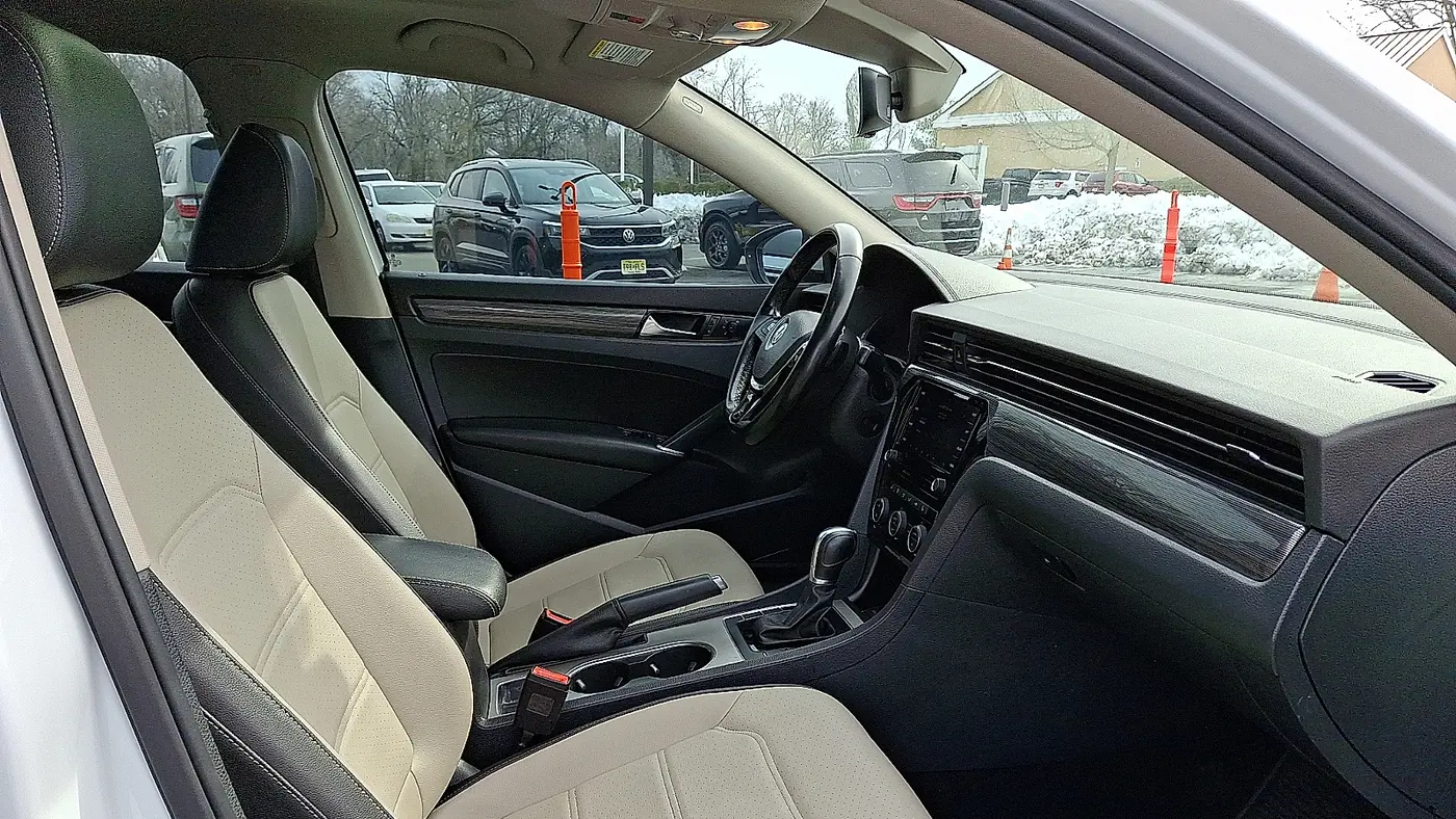 2020 Volkswagen Passat R-Line