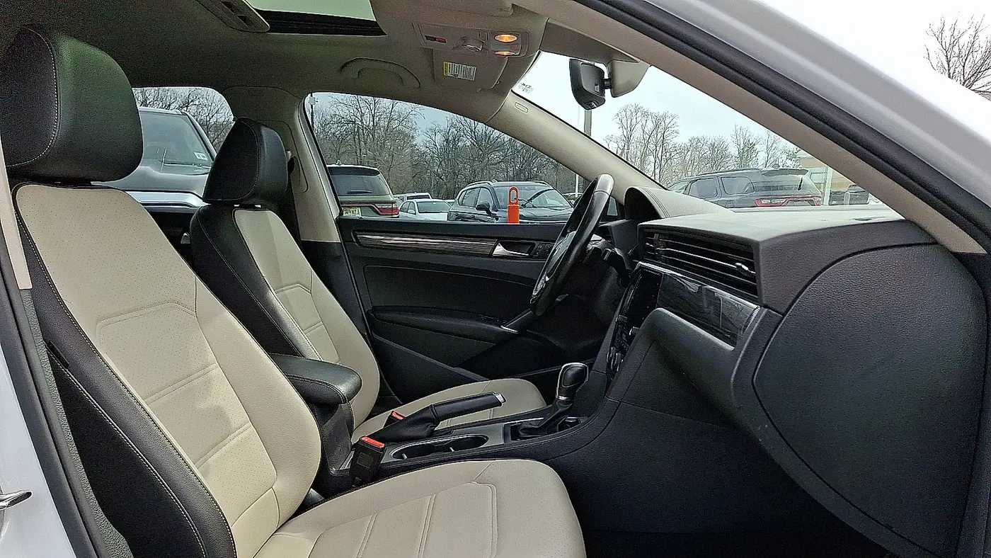 2020 Volkswagen Passat R-Line