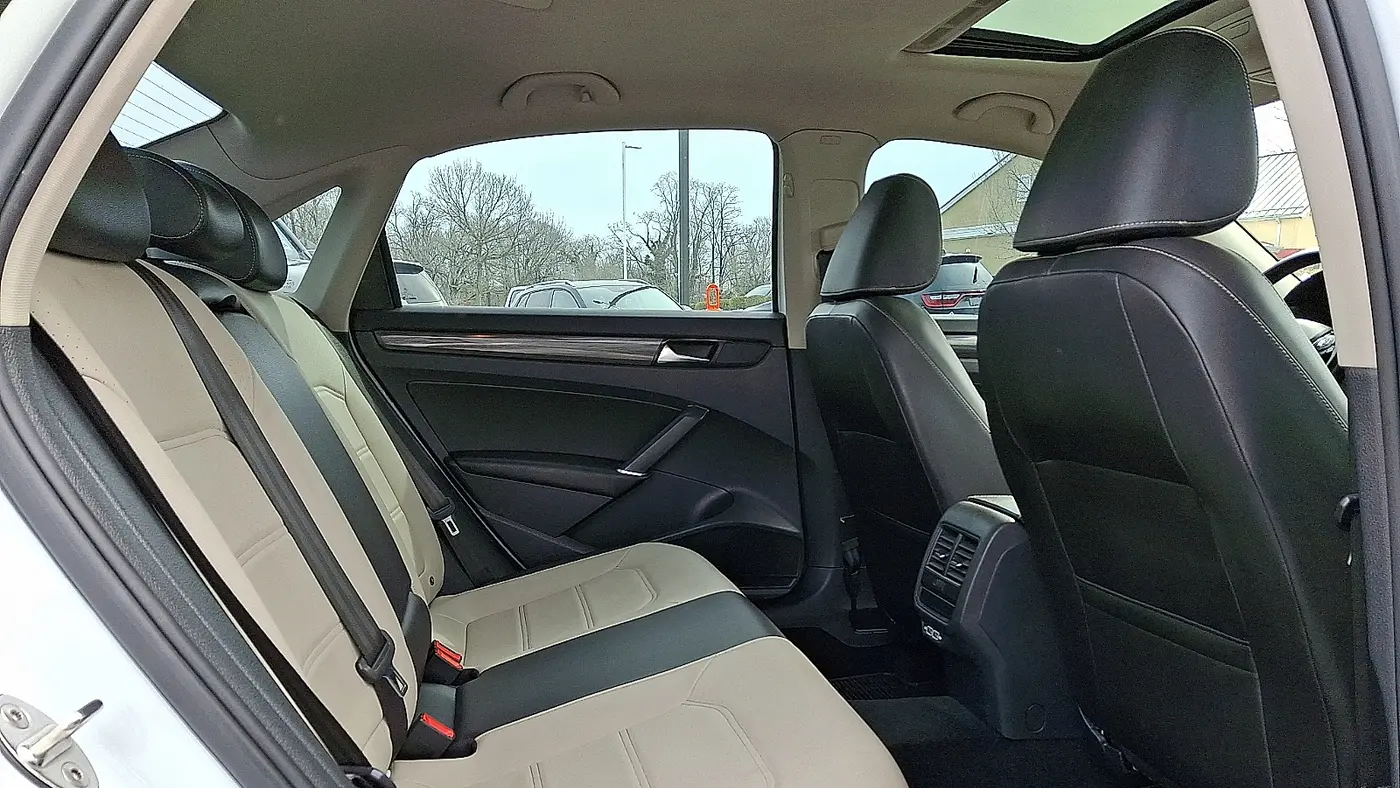 2020 Volkswagen Passat R-Line