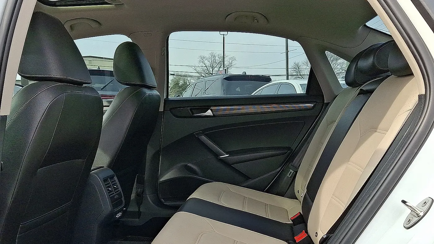 2020 Volkswagen Passat R-Line