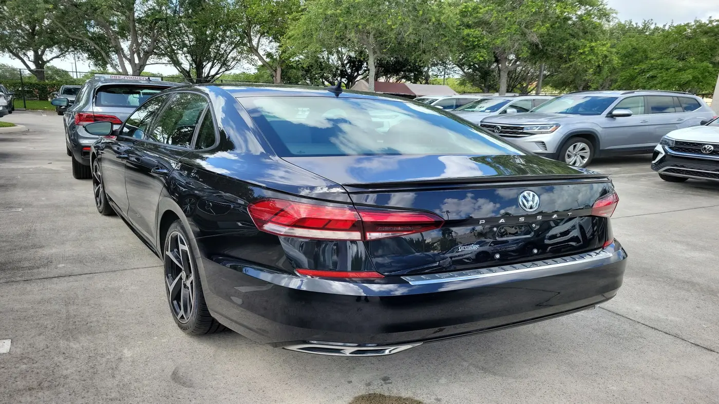 2021 Volkswagen Passat R-Line