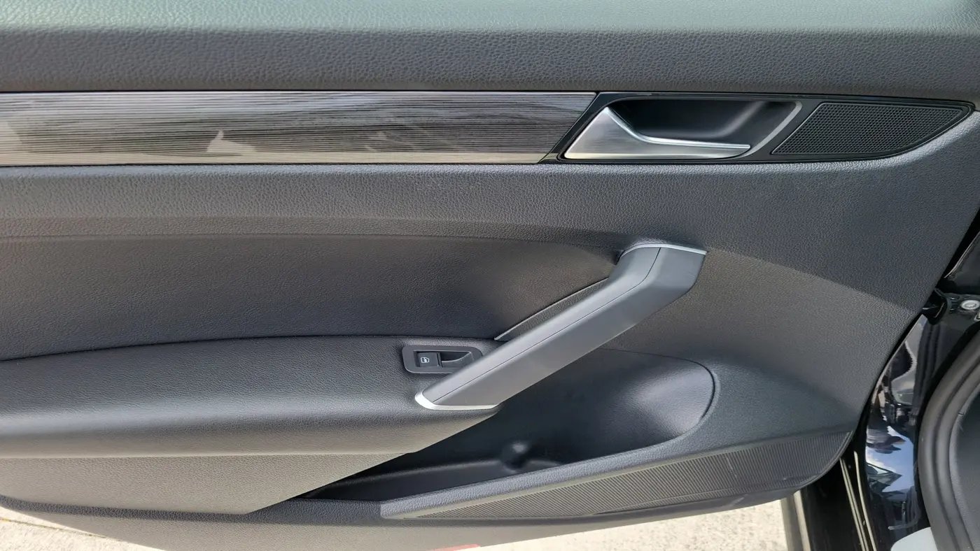 2021 Volkswagen Passat R-Line