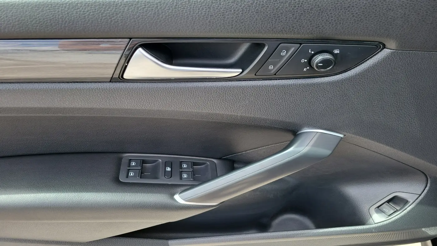 2021 Volkswagen Passat R-Line