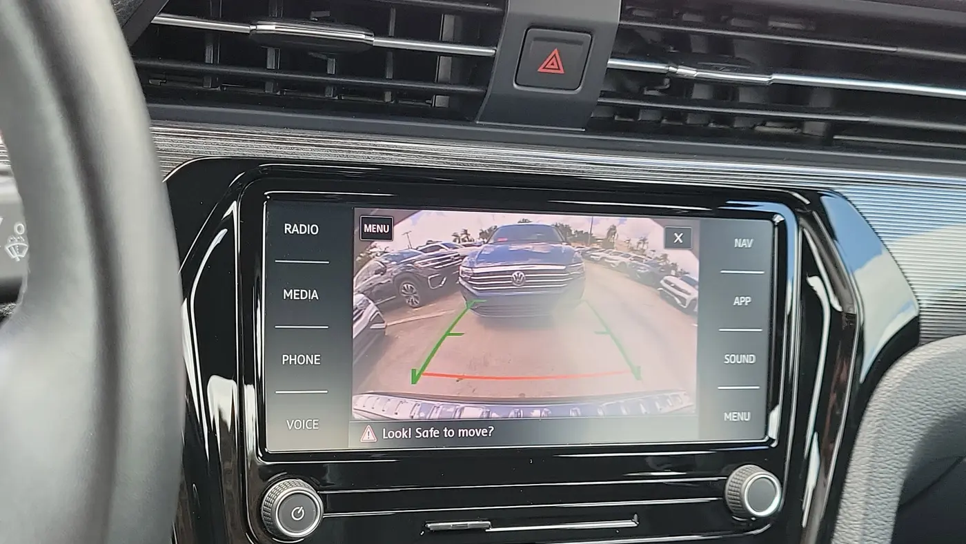 2021 Volkswagen Passat R-Line