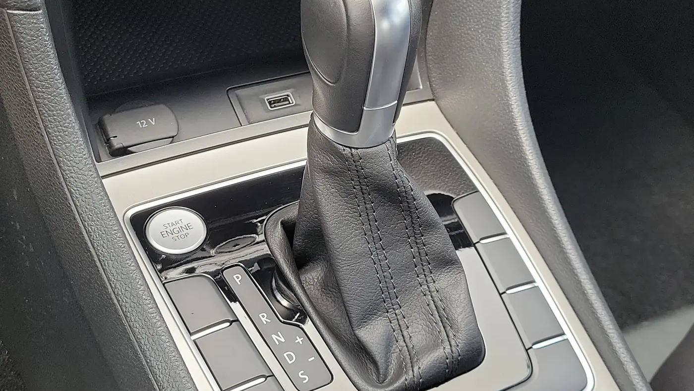 2021 Volkswagen Passat R-Line