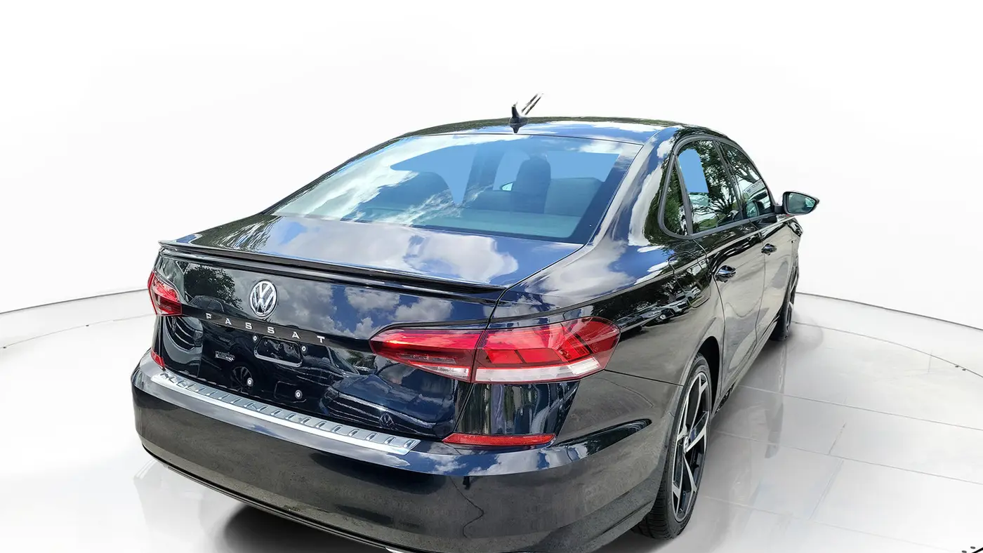 2021 Volkswagen Passat R-Line