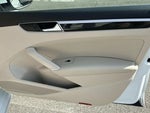 2019 Passat Thumbnail 13
