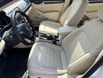2019 Passat Thumbnail 17