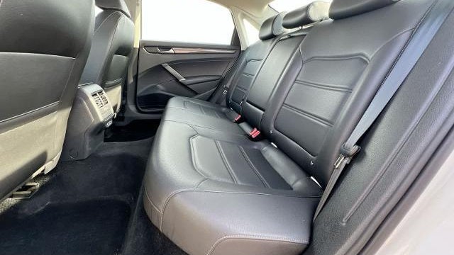 2020 Volkswagen Passat R-Line