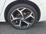 2021 Passat Thumbnail 14