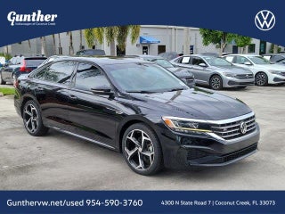 2022 Volkswagen Passat with Deep Black Pearl Exterior