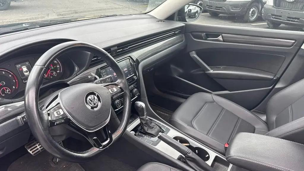 2020 Volkswagen Passat R-Line