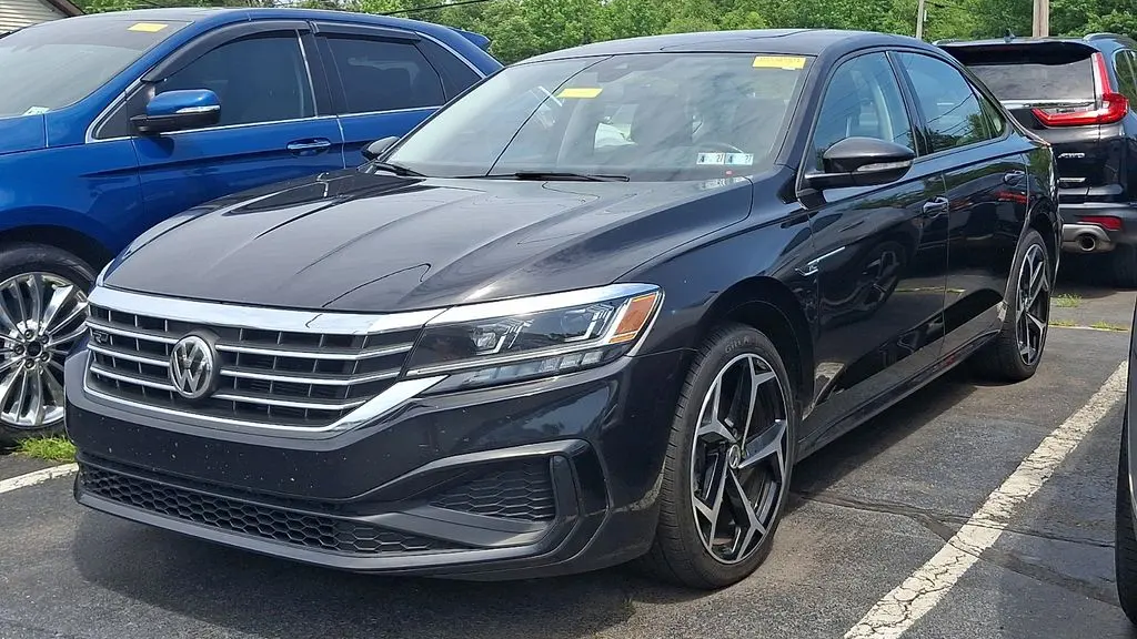 2020 Volkswagen Passat R-Line