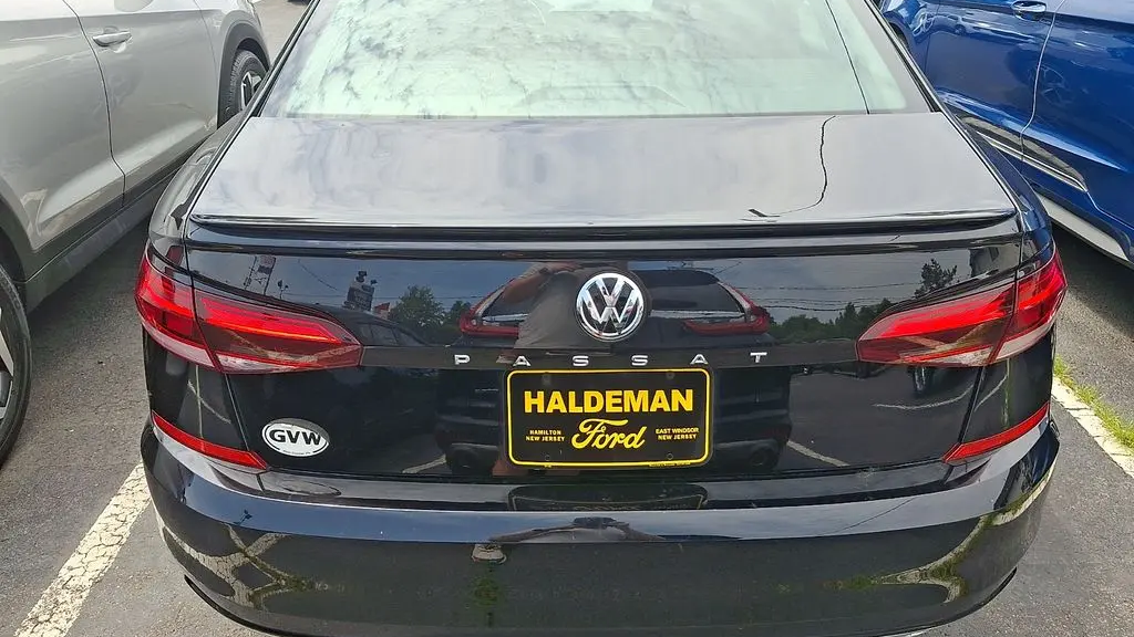 2020 Volkswagen Passat R-Line