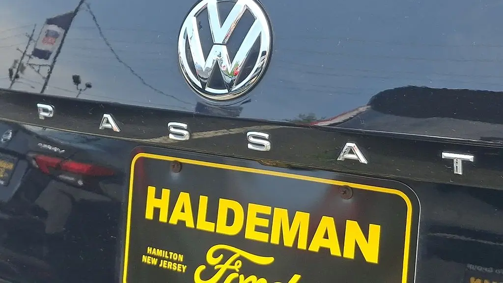 2020 Volkswagen Passat R-Line