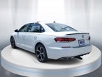 2021 Passat Thumbnail 3