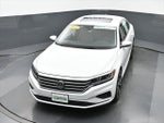 2022 Passat Thumbnail 25