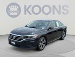 2022 Passat Thumbnail 1