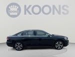 2022 Passat Thumbnail 9