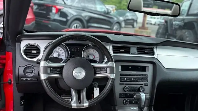 2012 Ford Mustang V6