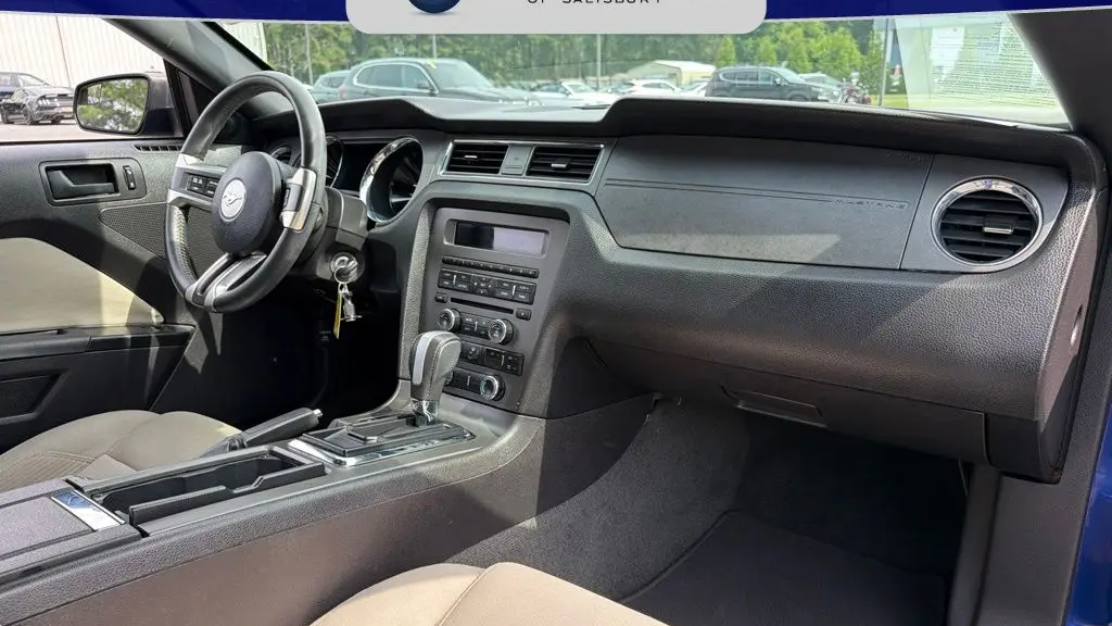 2014 Ford Mustang V6