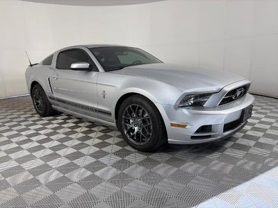 2013 Ford Mustang V6 Premium 2DR Fastback
