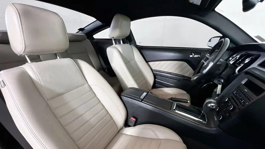 2012 Ford Mustang V6