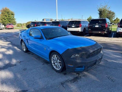 2013 Ford Mustang V6 Premium 2DR Fastback
