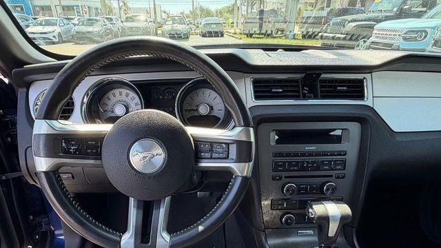 2011 Ford Mustang V6