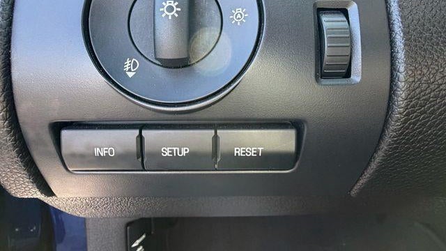 2011 Ford Mustang V6