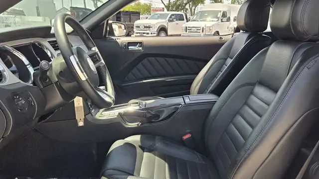 2013 Ford Mustang V6