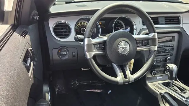 2013 Ford Mustang V6