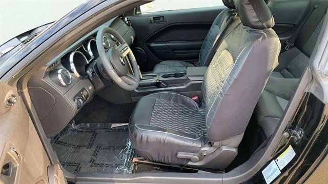 2005 Ford Mustang - $9,125