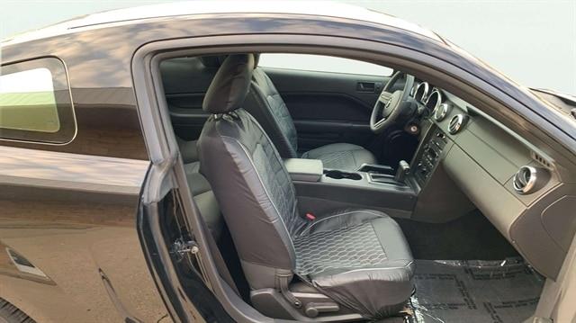 2005 Ford Mustang - $9,125