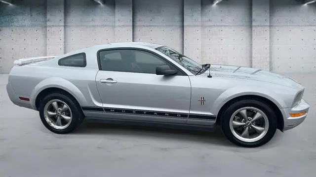 2006 Ford Mustang V6 Standard