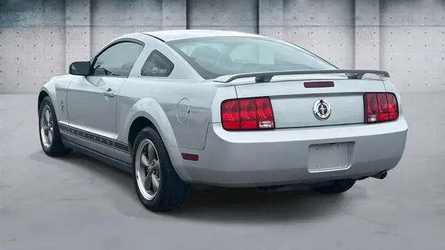 2006 Ford Mustang V6 Standard