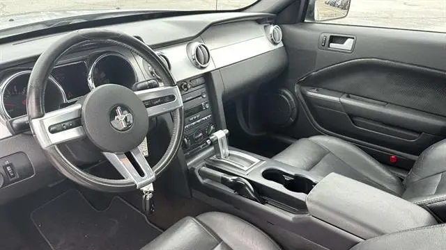 2006 Ford Mustang V6 Standard