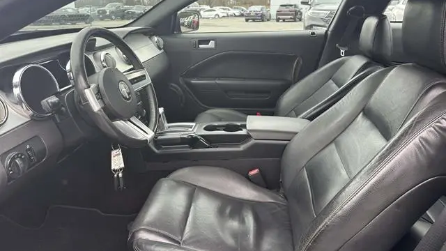2006 Ford Mustang V6 Standard