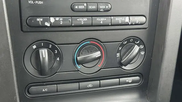 2006 Ford Mustang V6 Standard