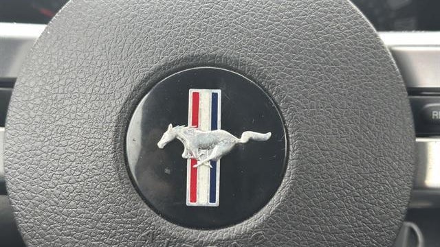2006 Ford Mustang V6 Standard