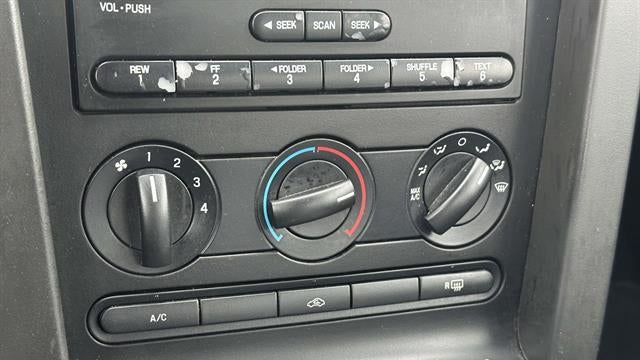 2006 Ford Mustang V6 Standard