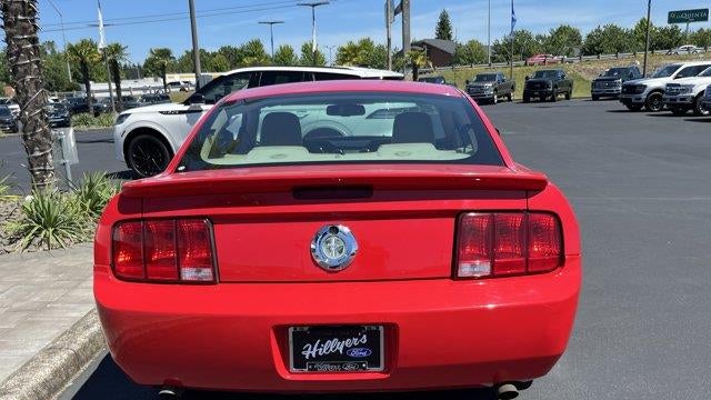 2007 Ford Mustang V6 Deluxe