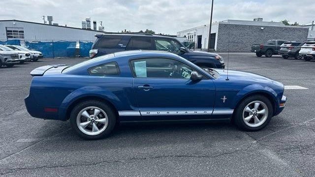 2007 Ford Mustang V6 Deluxe
