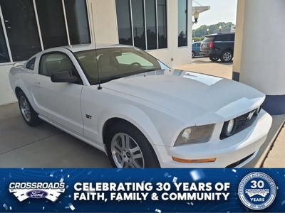 2006 Ford Mustang GT Deluxe 2DR Fastback