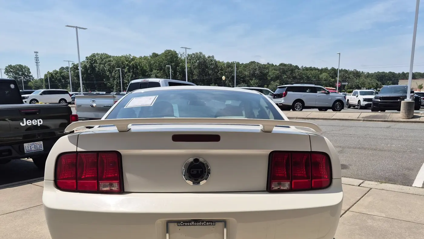 2006 Ford Mustang GT Deluxe