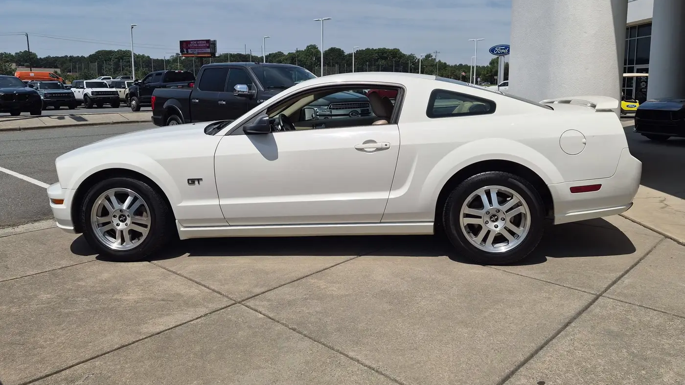 2006 Ford Mustang GT Deluxe